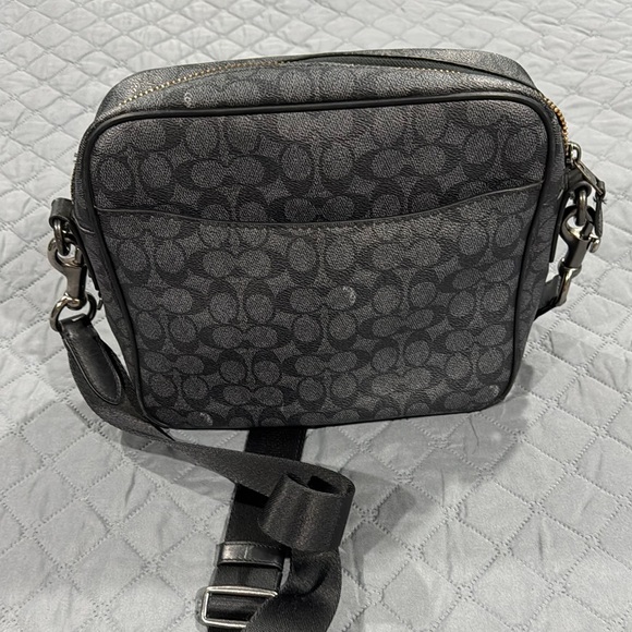 Coach Black Messenger Bag with Adjustable Strap - Picture 6 of 7